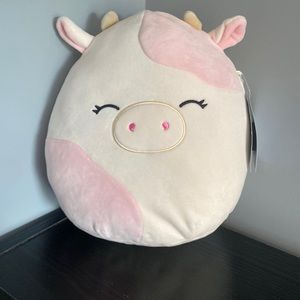 Caeyden Cow squishmallow